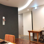 Restaurant Cinq - 店内の一角('18年4月下旬)