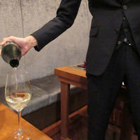 Restaurant Cinq - フロアを一人で担当('18年4月下旬)