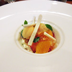 Restaurant Cinq - ('18年4月下旬)デザート:八朔 いちご マスカルポーネムースのパフェ仕立て 　マスカットジュレ オレンジシャーベット メレンゲ