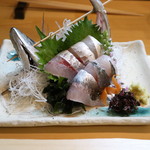 季節料理 よし野 - アジのお作り