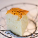 VIA Brianza - ランチコース 5300円 の自家製フォカッチャ