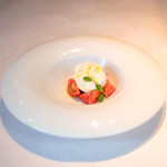VIA Brianza - ランチコース 5300円 のブラータチーズ 静岡県産アメーラ カプレーゼ
