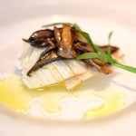 VIA Brianza - ランチコース 5300円 の青森県産ヤリイカ、ラディッキオ、ルッコラ