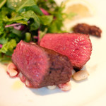 VIA Brianza - ランチコース 5300円 の北海道 池田牧場 イチボ肉 粒マスタード添え