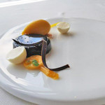 シグネチャー - 　チョコレートとココナッツのパレット　パッションフルーツとマンゴーのソルベ