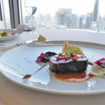 シグネチャー - メイン②　肉料理　　イベリコ豚肩肉のコンフィ　茄子のブレゼとチョリソー　なめらかなポレンタ