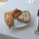 バターは、ボルディエを生クリームでホイップ