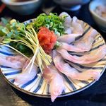 ようちゃん - アコウの刺身(アップ)
