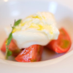 VIA Brianza - ランチコース 5300円 のブラータチーズ 静岡県産アメーラ カプレーゼ