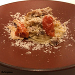 カーサ・デル・チーボ - トンノ･ディ･コニーリョとトマトのスパゲティ