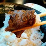 精肉・焼肉 とよおか - ご飯に巻いて