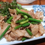 あば - 豚肉とにんにくの芽の炒め物