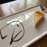 スパイスカフェ - デザートのチーズケーキ 余白の美か！