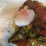 まぐろ漁船直営店　旬魚　磯よし - まぐろモツカレー(土曜のみ)