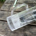 魚魚櫓 - iPhone をジョッキに入れて一人音楽を聴いていました