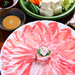 Focusing on Okinawan meat and seasonal vegetables such as "Ishigaki beef" and "Agu pork".
