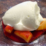 レストラン オネット - デザートはふんわりムースにいちご