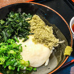 ひなたうどん - 「ひなたぶっかけ」（680円）。