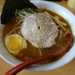 サッポロ香蘭 - みそラーメン（赤みそ） 755円