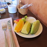 カントリーイン ザ ホワイトマリーン - 朝食のフルーツ