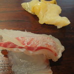 千成寿司 - 鯛　☆３・５　つぶ貝　風味がエエ　☆４　