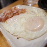 札幌ザンギ本舗 - ベーコネッグ