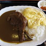 カレー劇場 キクチ - 劇場カレー　￥500　にトッピングでチキン　￥250　+　オムレツ　￥100