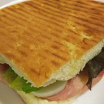 食パンくらいの大きさ