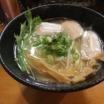 らー麺 あす香 - 塩ラーメン 650円 （ランチタイムは大盛り無料）