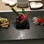 Ristorante SUOLO - リドヴォー、夏野菜のバーニャカウダ、真鯛のカルパッチョ