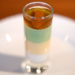 D'ORO HATSUDAI - ランチコース 3780円 の青森県産生うに、蕪、枝豆の3種のムースとコンソメジュレ