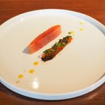 D'ORO HATSUDAI - ランチコース 3780円 の北海島函館のサクラマスの熟成マリネ、いくら添え