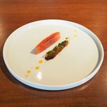 D'ORO HATSUDAI - ランチコース 3780円 の北海島函館のサクラマスの熟成マリネ、いくら添え
