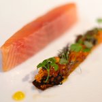 D'ORO HATSUDAI - ランチコース 3780円 の北海島函館のサクラマスの熟成マリネ、いくら添え