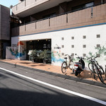 D'ORO HATSUDAI - 店内のテーブル席の風景です