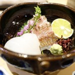 味ひろ - 淡路産の真鯛の松皮造り、アコウの湯洗い