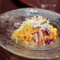 中国料亭 翠鳳 上野本店 - 什錦涼麪（ひやしそば）、海蜇（くらげ）・叉焼（やきぶた）