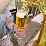 サントリー 天然水のビール工場 京都 - プロのいれかた