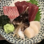 Takahashi - 刺身盛＠１５００円。ご飯のおかずとしても、これだけで満足できる内容です。ヒラマサが特に美味しかったです（╹◡╹）