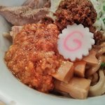 麺の極 はなみち - 辛味噌まぜそば（アップ）