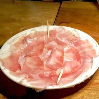 カルネジーオ イースト - パルマ産生ハムとブラッティーナチーズ(2,550円)