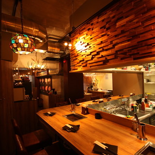 Fully equipped with a smokeless roaster ◎ Chic Yakiniku (Grilled meat) dining with an outstanding atmosphere