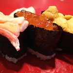寿司栄 - カニとカニ味噌、イクラ、ウニ