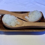 ウシマル - ヨーグルトの上澄み（ホエイ）と山椒のソルベ