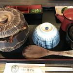 ひつまぶし並盛全景