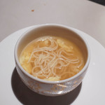 エクアトゥール - そうめんぽいカッペリーニ、地鶏と貝類のブイヨン