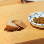 鮨 尚充 - あわび肝つけ