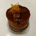 ジュワッと浸み出すほど容赦なくラム酒シロップを生地に浸み込ませた、アリババ411円