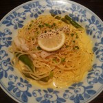 鎌倉パスタ - 蒸し鶏とグリーンアスパラのレモンクリームパスタ
