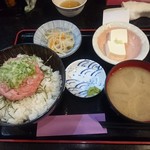 まんや - ネギトロ丼定食960円 具飯大盛200円